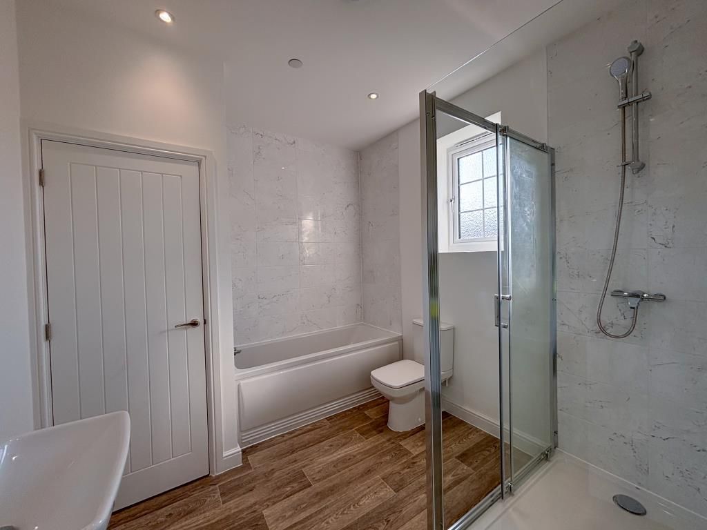 Property photo 2 of 6 Bathroom