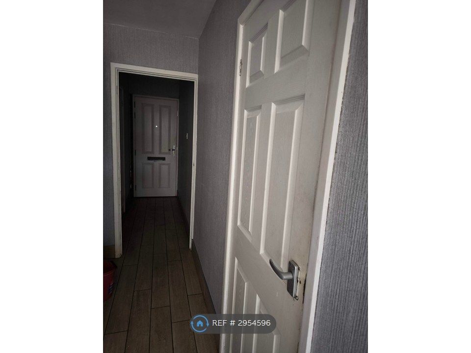 Property photo 3 of 28