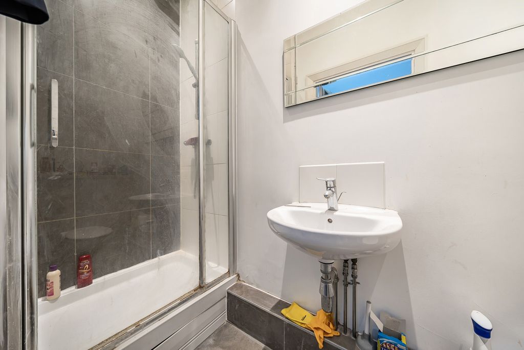 Property photo 3 of 10 Shower Room