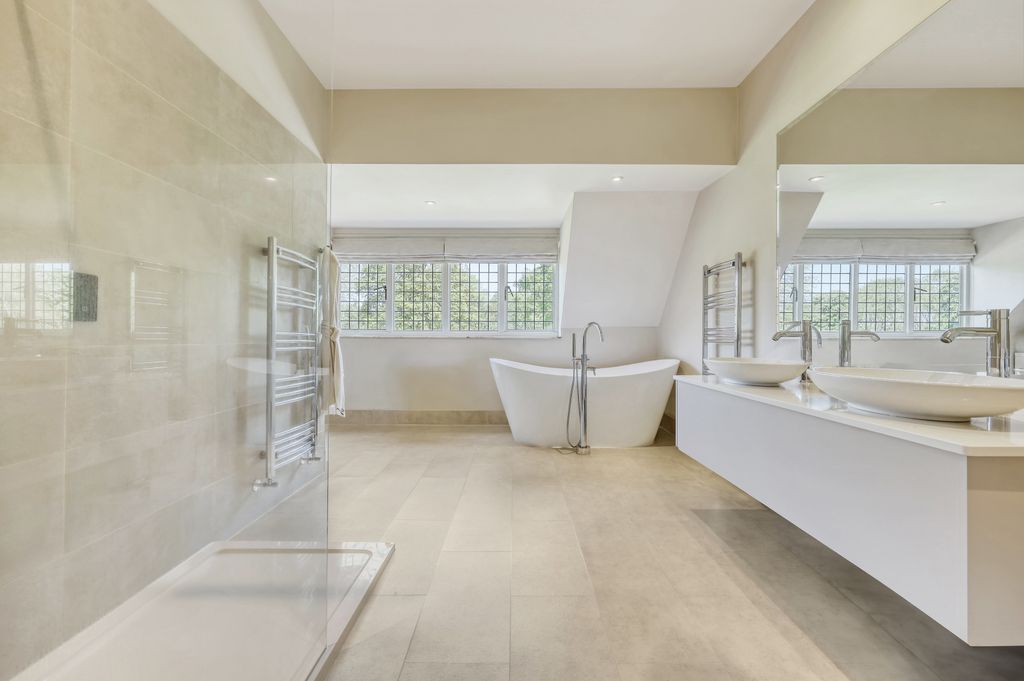 Property photo 3 of 37 Picture No. 54