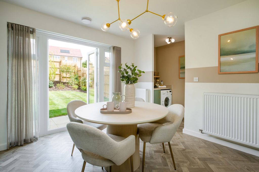 Property photo 3 of 10 Avon Rise Kitchen/Dining Kilburn