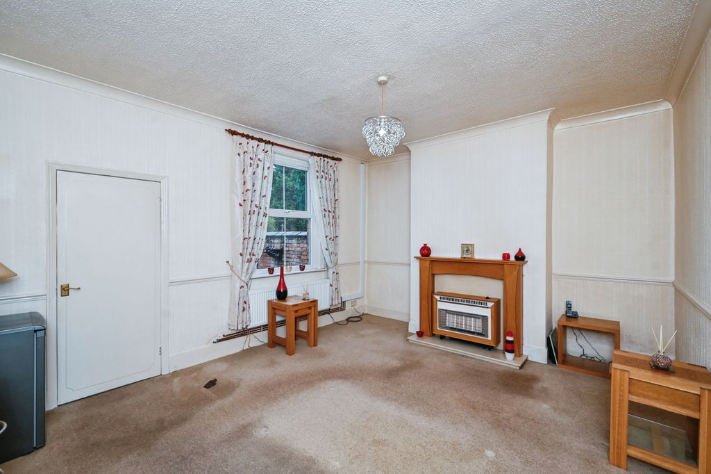 Property photo 3 of 14