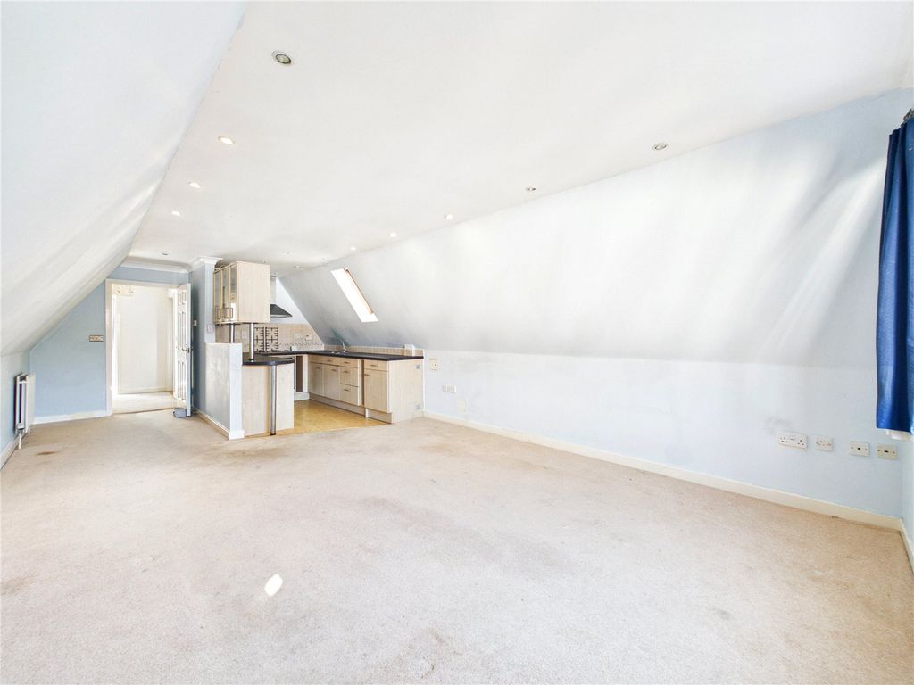 Property photo 3 of 10 Picture No. 13