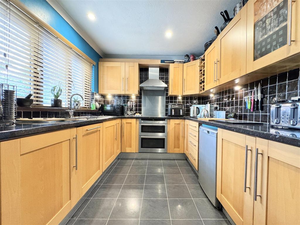 Property photo 2 of 27 Kitchen