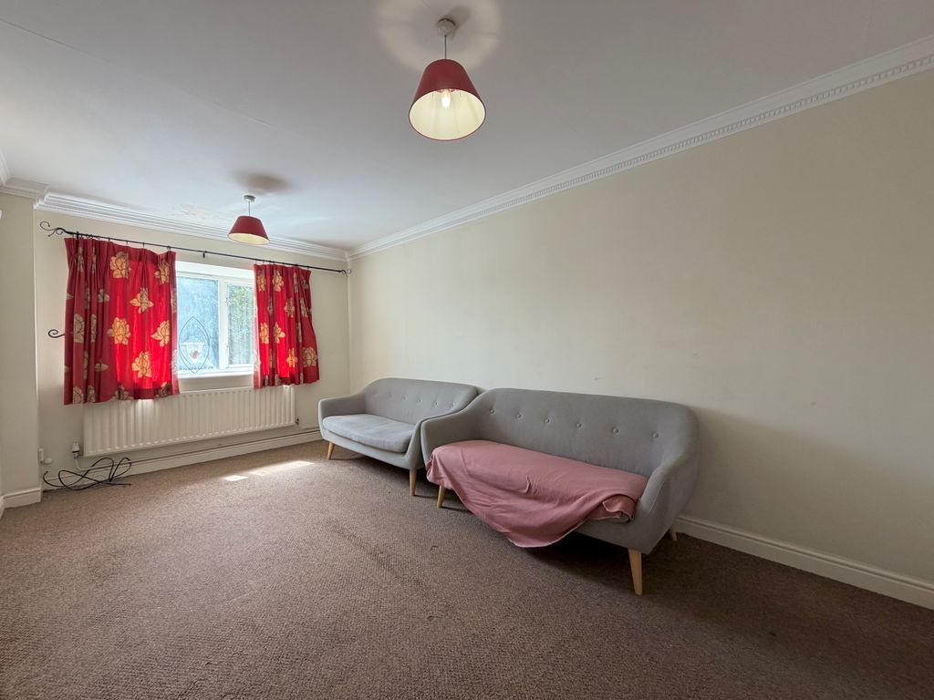 Property photo 2 of 4
