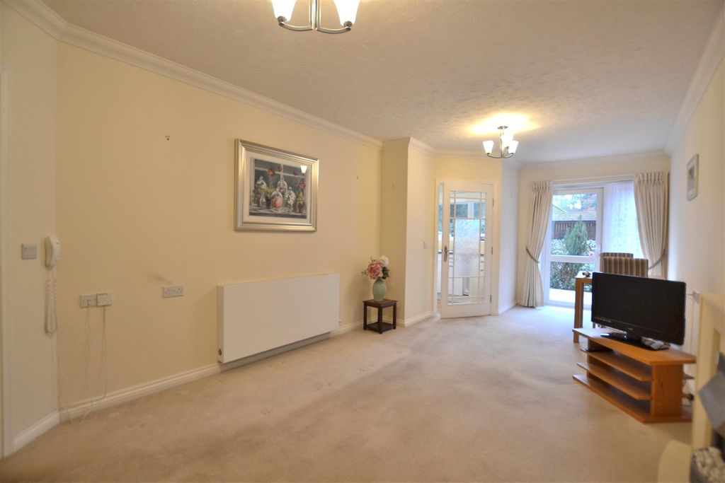 Property photo 3 of 10 Living Room 1.Jpg