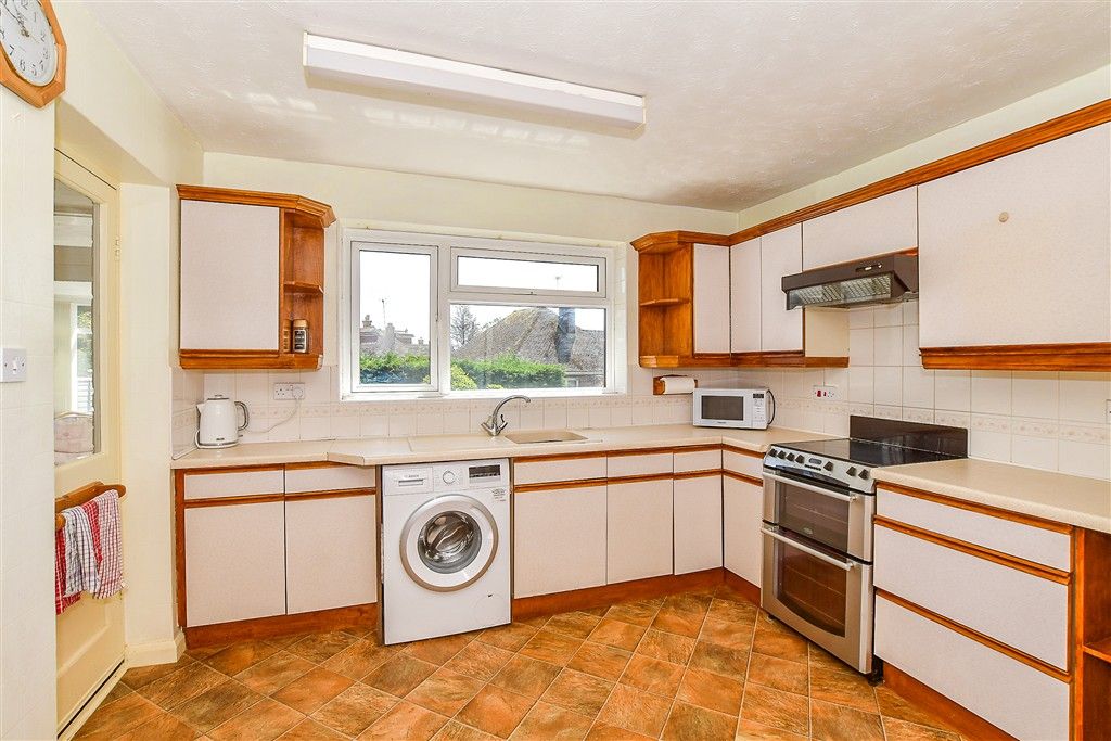 Property photo 3 of 15 Kitchen