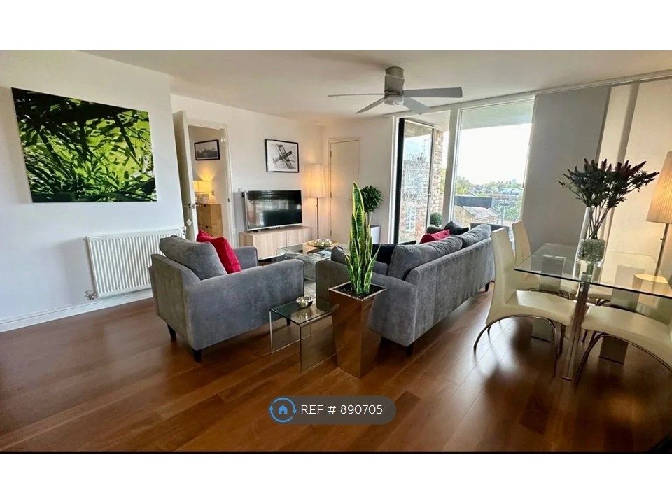 Property photo 1 of 21 Living Room