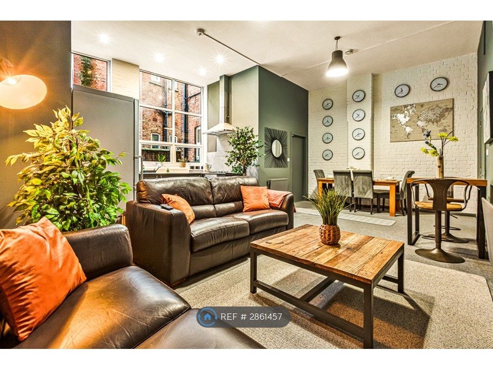 Property photo 1 of 35 Furnished Modern Living Room