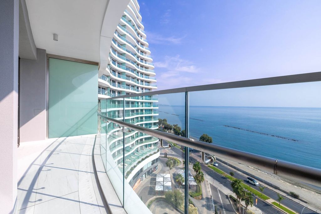 Property photo 1 of 30