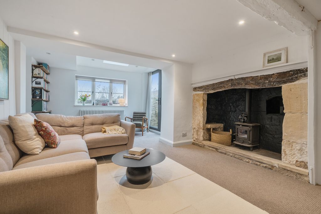 Property photo 3 of 25 Sitting Room