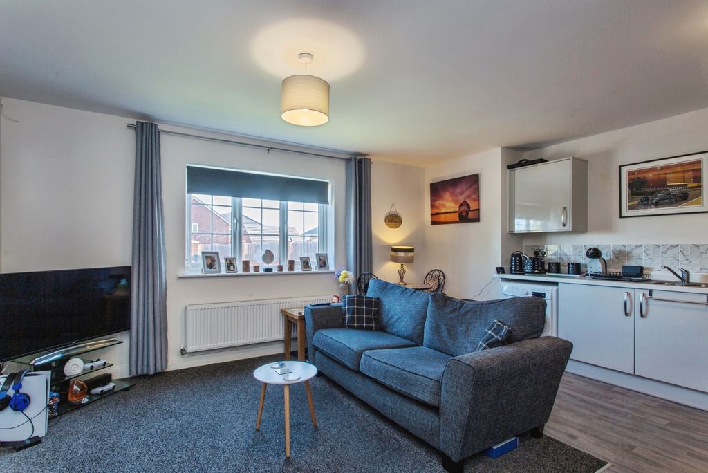 Property photo 3 of 12 Photo