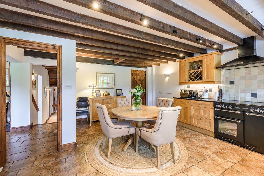 Property photo 3 of 25 Kitchen/Diner