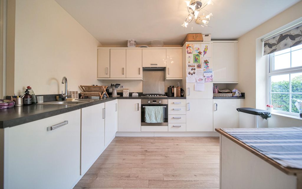 Property photo 2 of 16 P1076531-2.Jpg