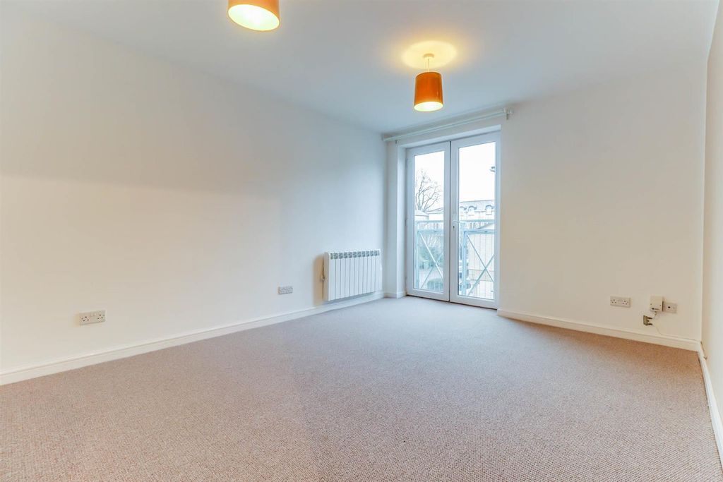 Property photo 3 of 8