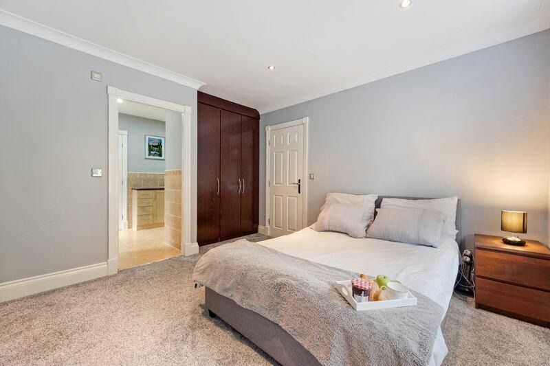 Property photo 2 of 3