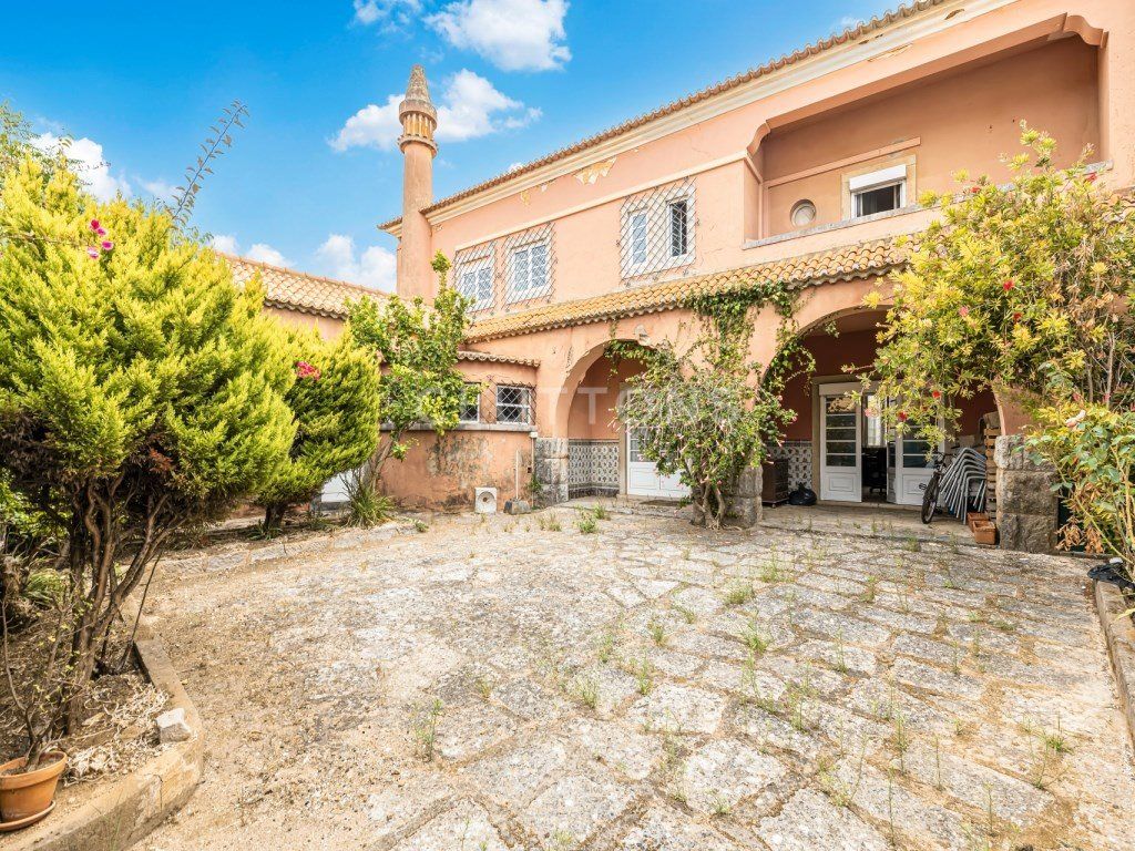 Property photo 1 of 22 Classic House Historic Center Cascais, Refurbishment, Approved Project