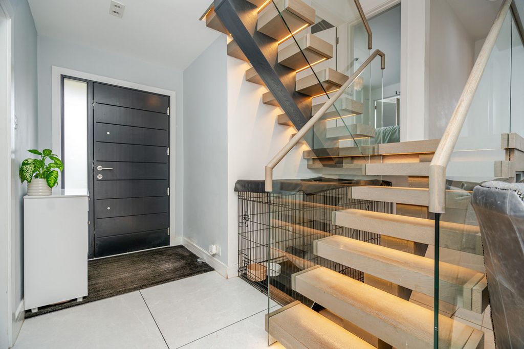 Property photo 2 of 45