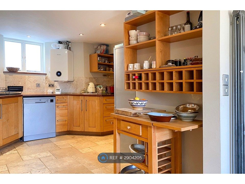 Property photo 3 of 22 Kitchen