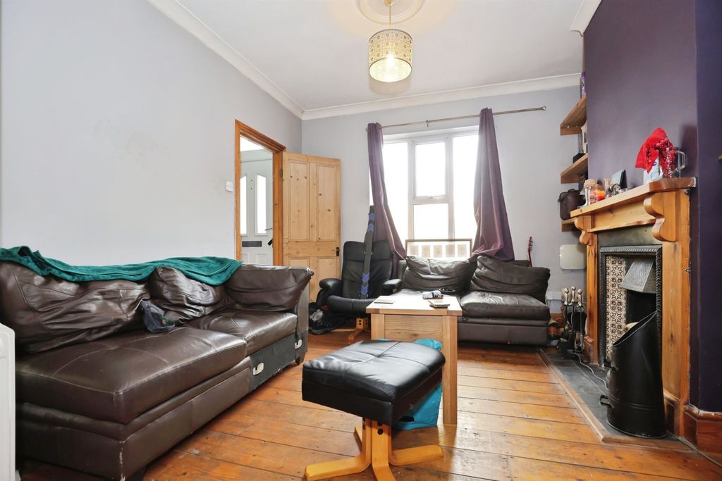 Property photo 3 of 16