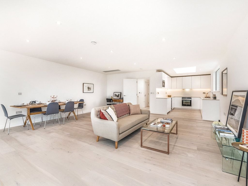 Property photo 1 of 16 Waterloo Road