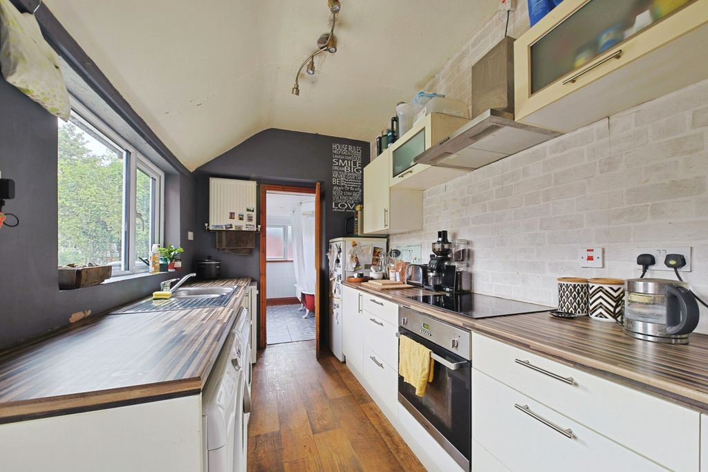 Property photo 2 of 10 4472534