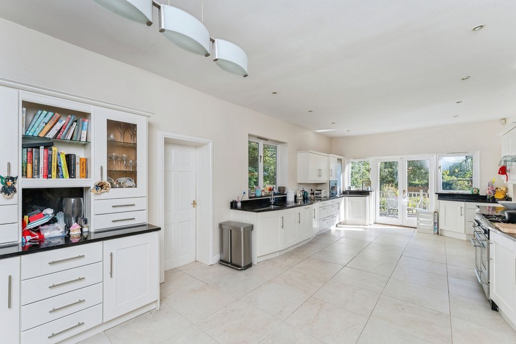 Property photo 2 of 35 Photo