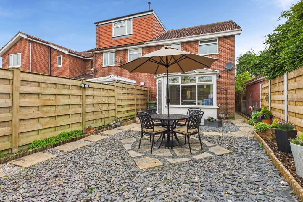 Property photo 3 of 11 Cam03162G0-Pr0279-Still025
