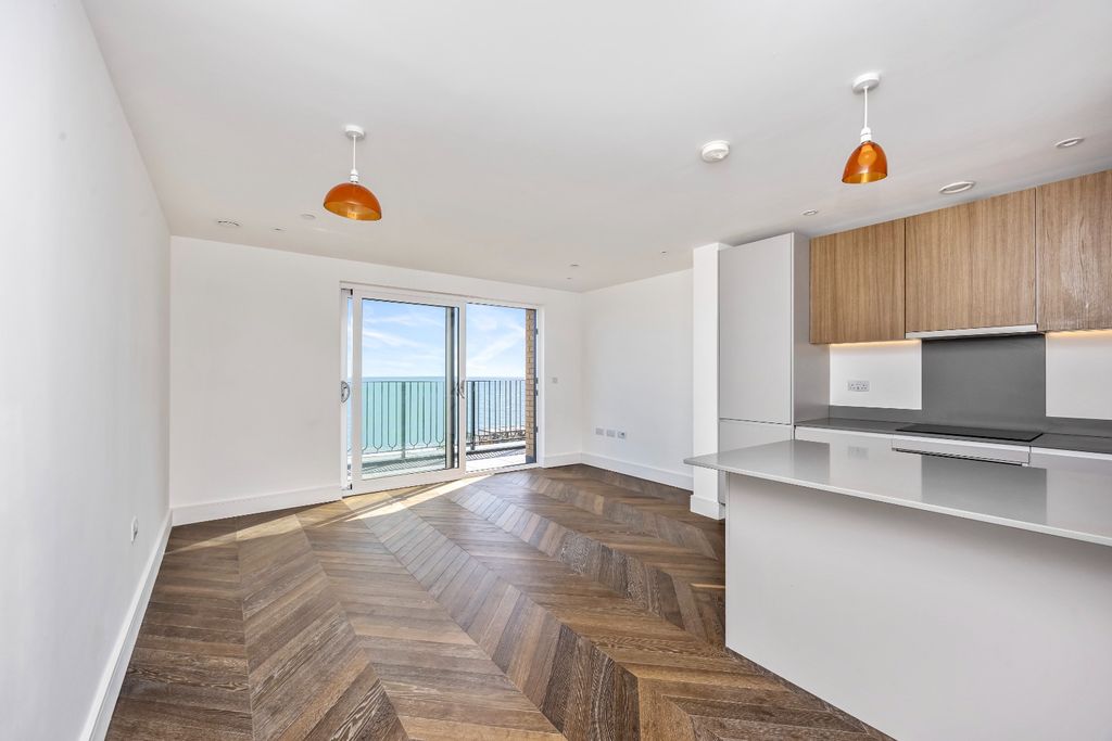 Property photo 2 of 18 4968531