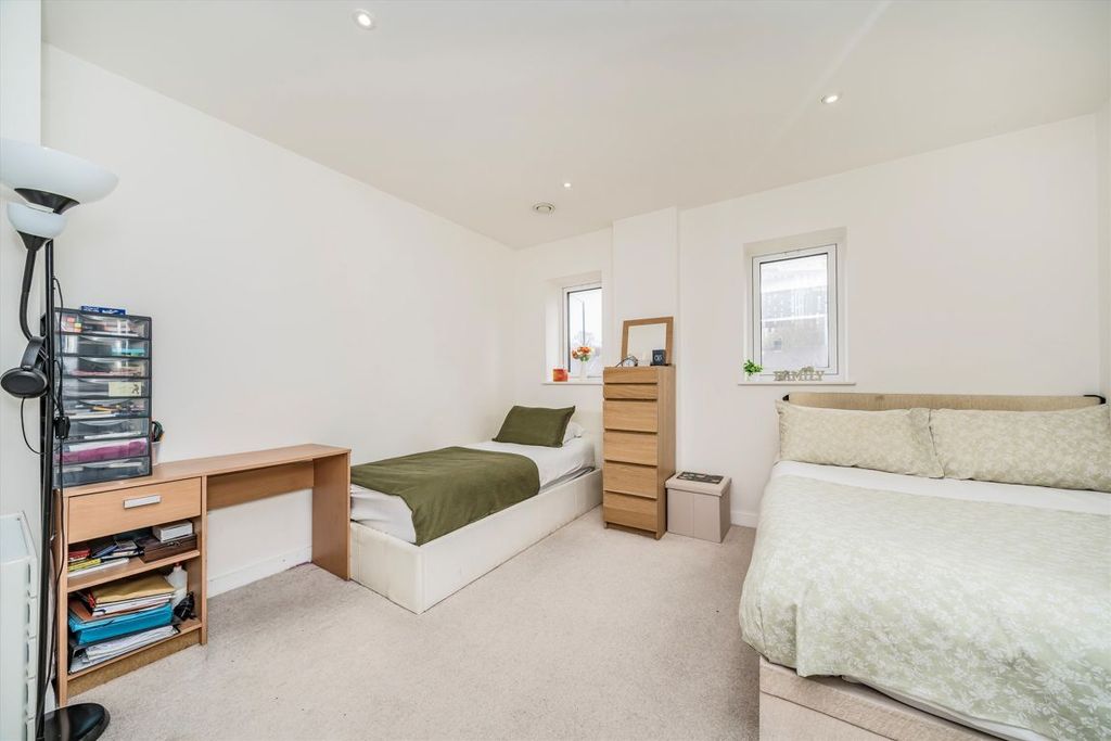 Property photo 3 of 4