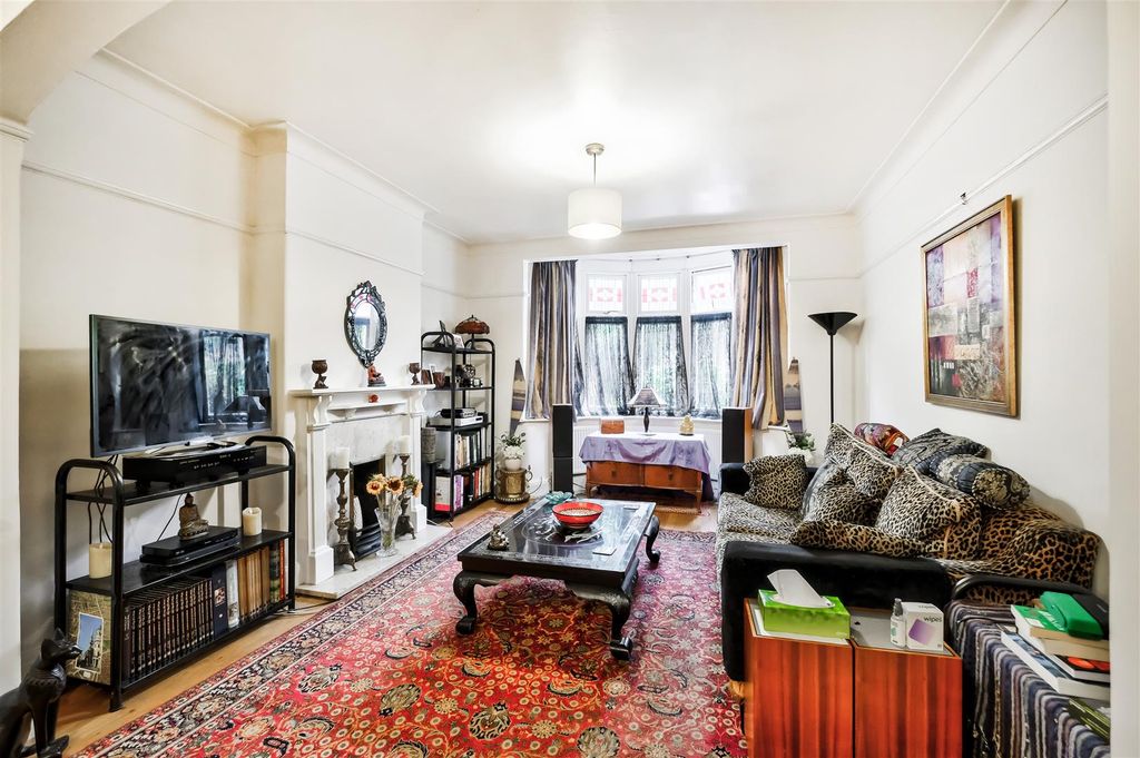 Property photo 2 of 19