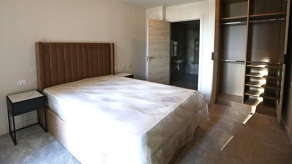 Property photo 3 of 13 Bedroom