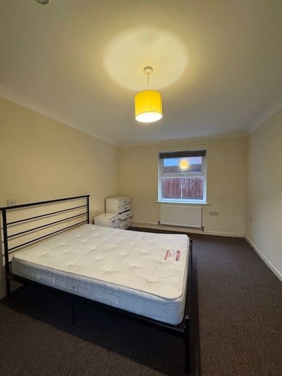 Property photo 1 of 7 Photo 2