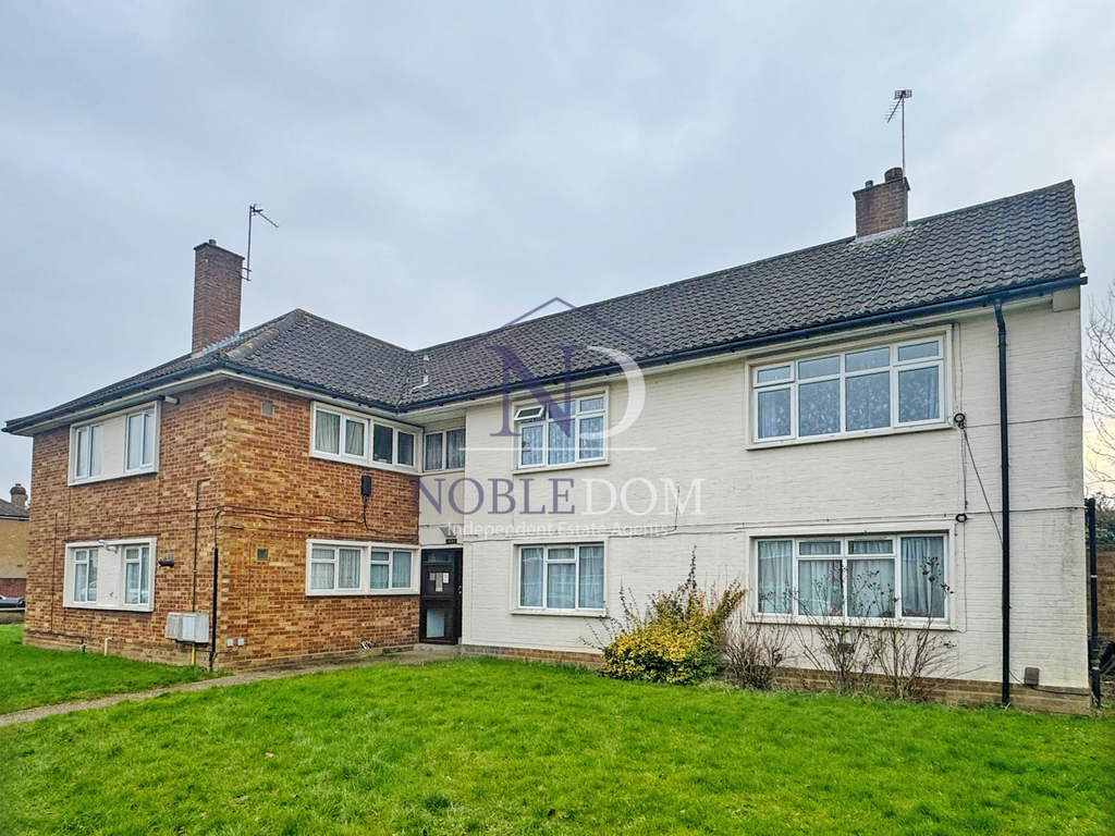 Property photo 1 of 10 Two Bedroom Flat In South Ruislip