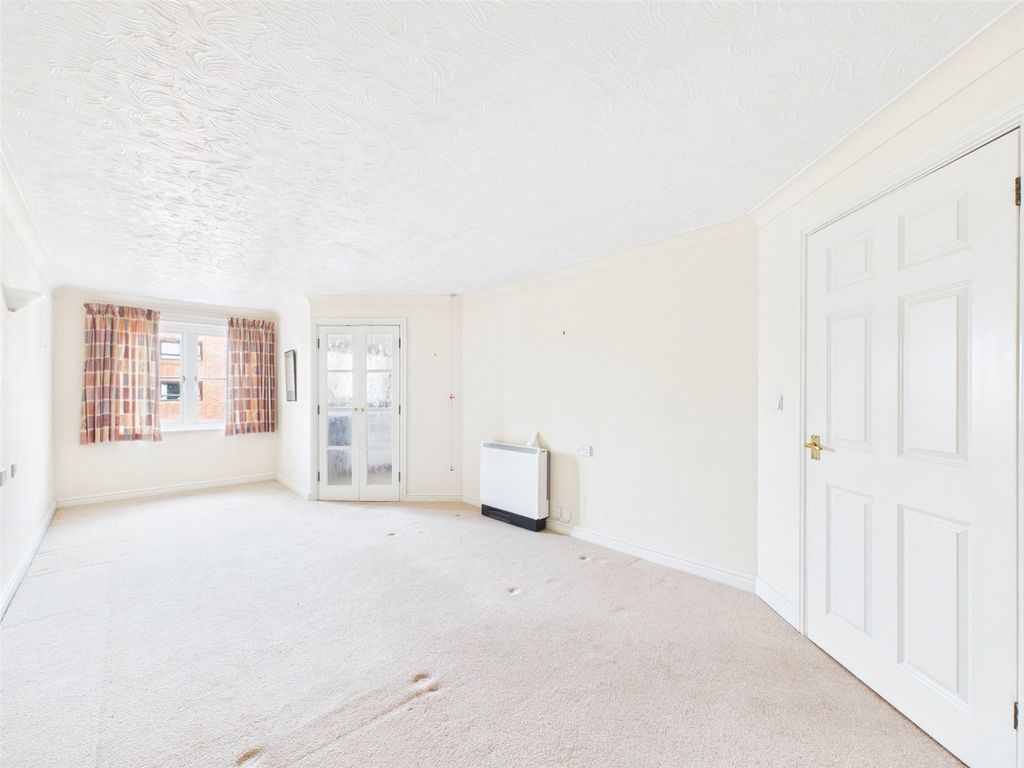 Property photo 2 of 9 Picture No. 11