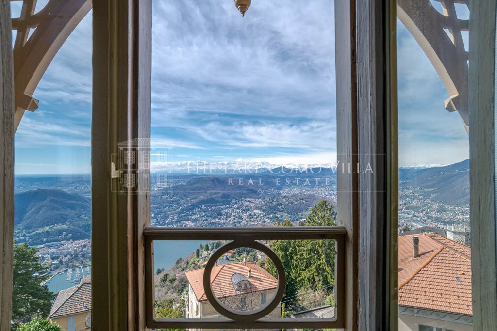 Property photo 2 of 44 Brunate The Lake Como Villa- Villino Bernese Via Pissarotini