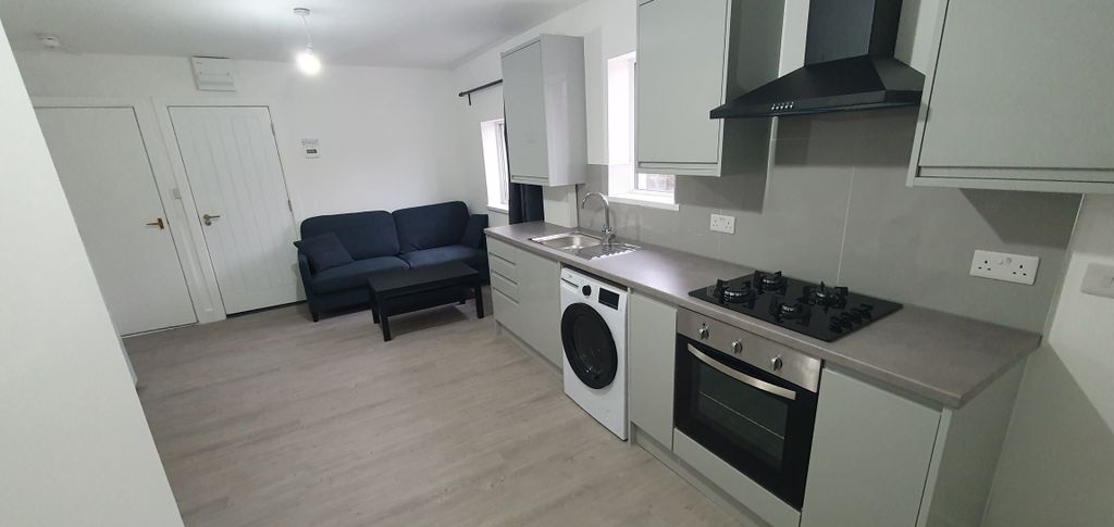 Property photo 3 of 5