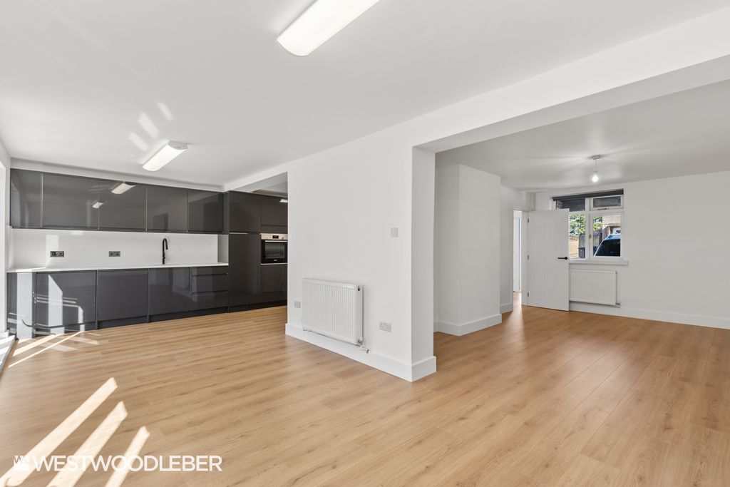 Property photo 2 of 24 Busheycroft_6