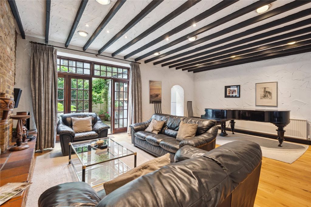 Property photo 1 of 12 A085i00000L97T8Aaj_Kof070046_19.Jpg