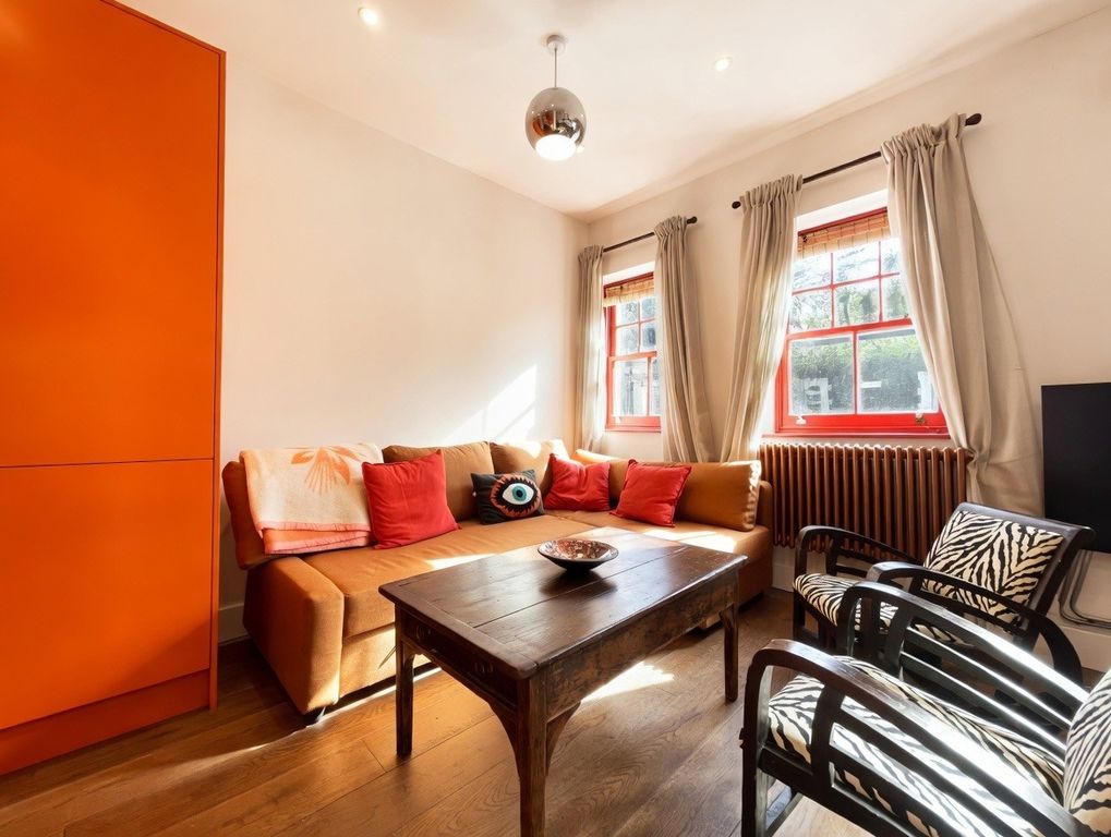 Property photo 2 of 18 Living Room