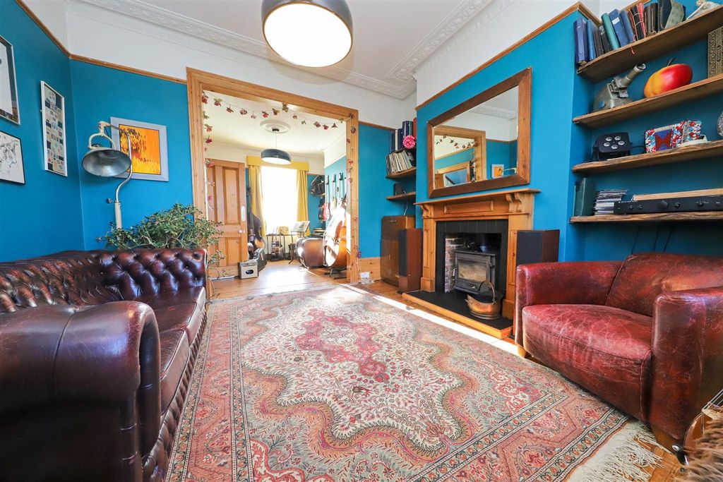 Property photo 2 of 23 Nicholas James Springfield Rd Lounge Diner_.Jpg