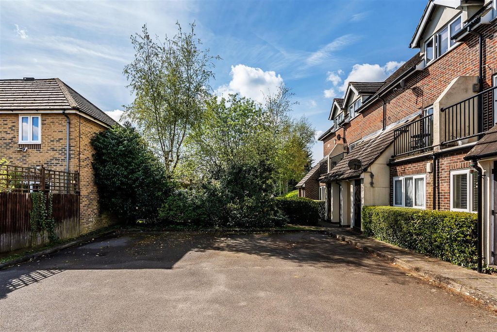 Additional image 25 of 2 bed maisonette for saleCrowhurst Mead, Godstone RH9