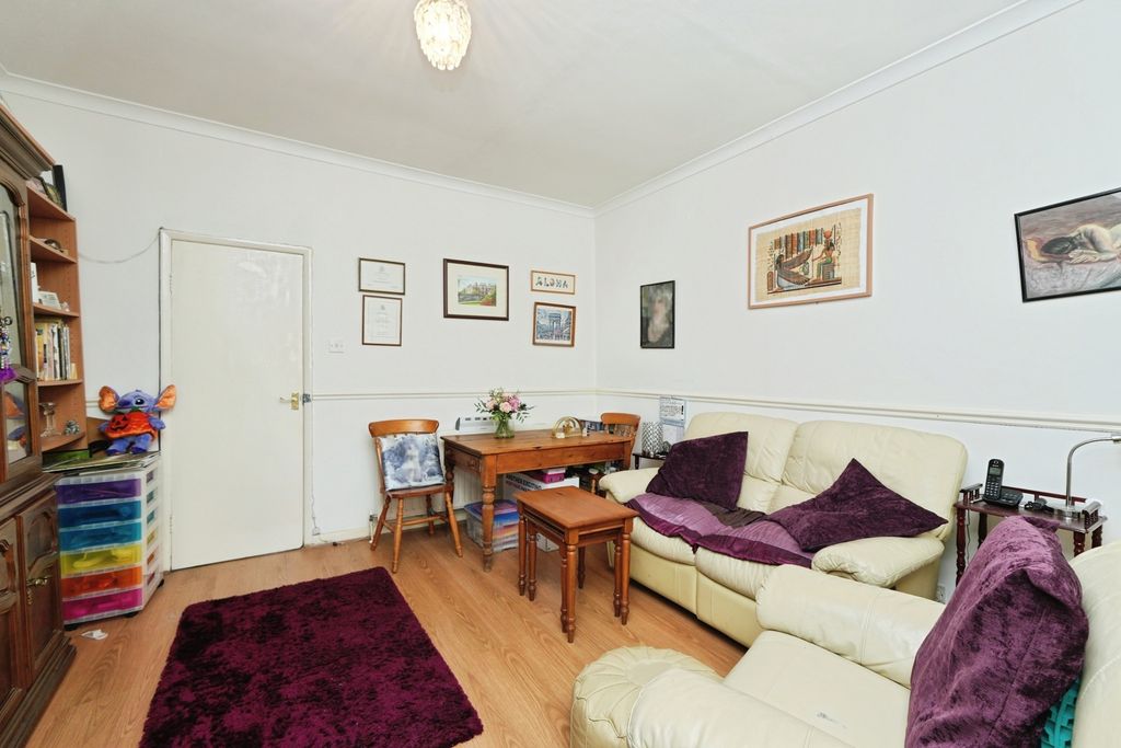 Property photo 2 of 7 Pbox-Img.Jpg