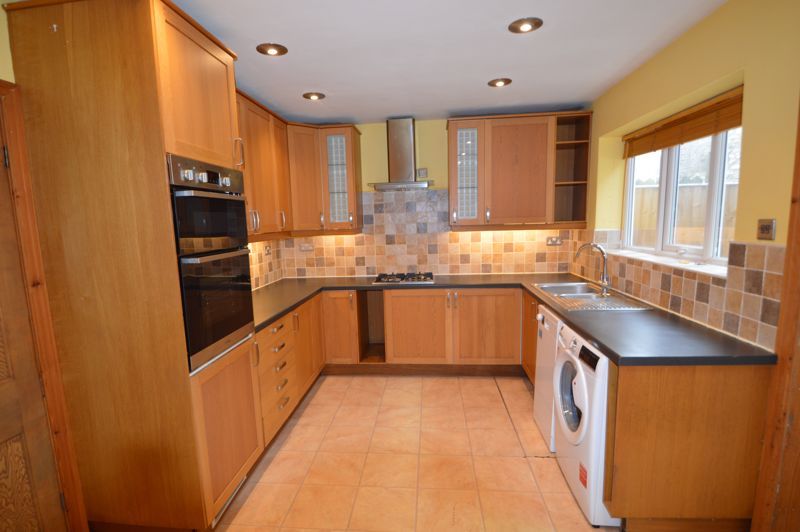 Property photo 3 of 9 Photo 7