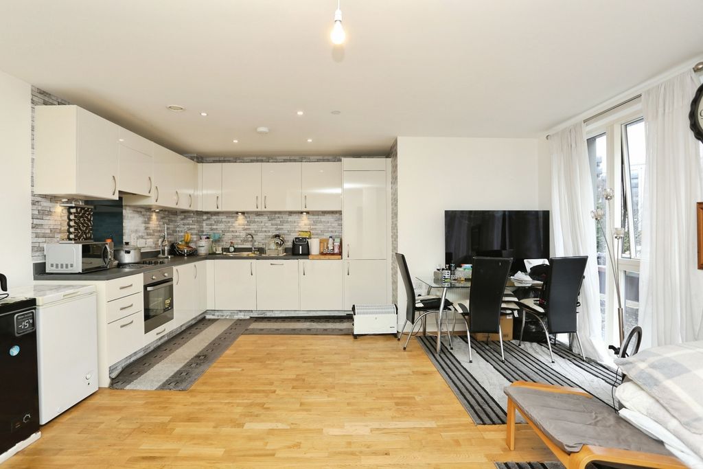 Property photo 2 of 12 Pbox-Img.Jpg