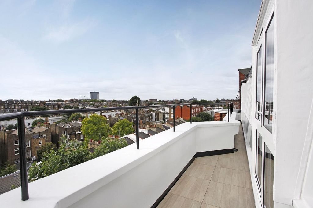 Property photo 3 of 12