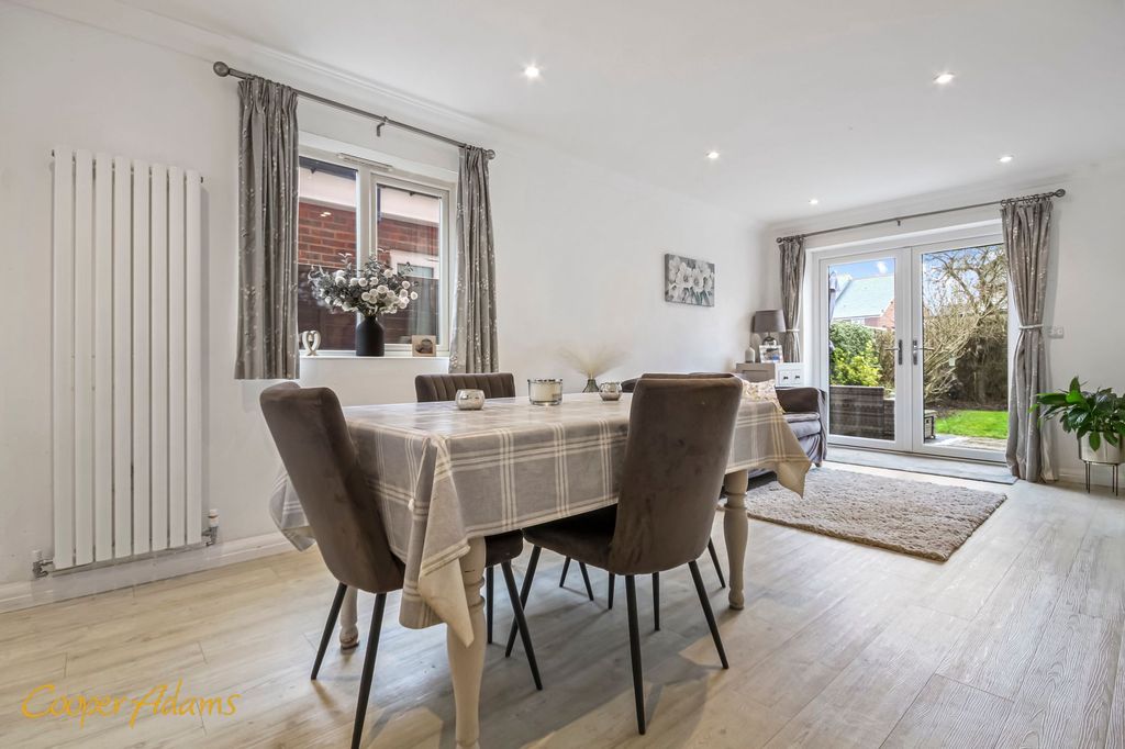 Property photo 3 of 20 Dining Room