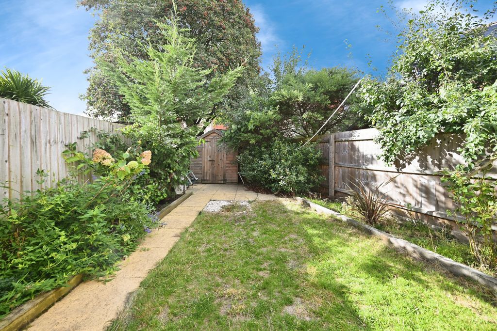 Property photo 2 of 20