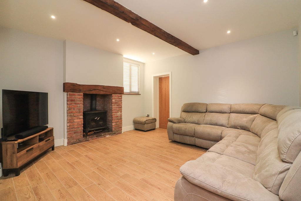Property photo 3 of 41