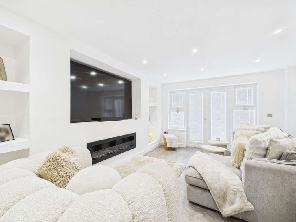 Property photo 2 of 15 4462021